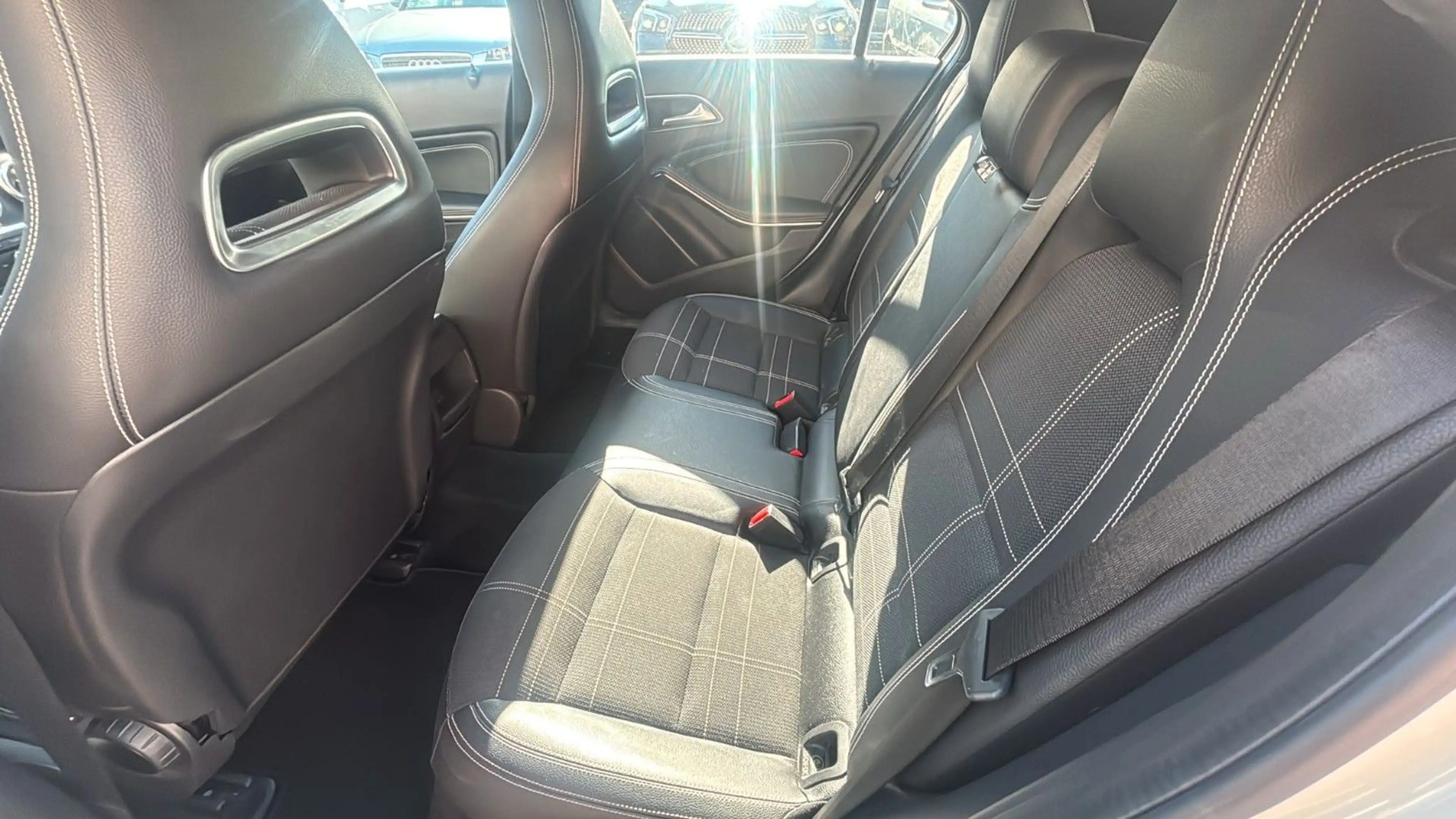 Mercedes-Benz A 180 BlueEfficiency *AUTOMATIK* *GUT GEPFLEGT* — photo 14