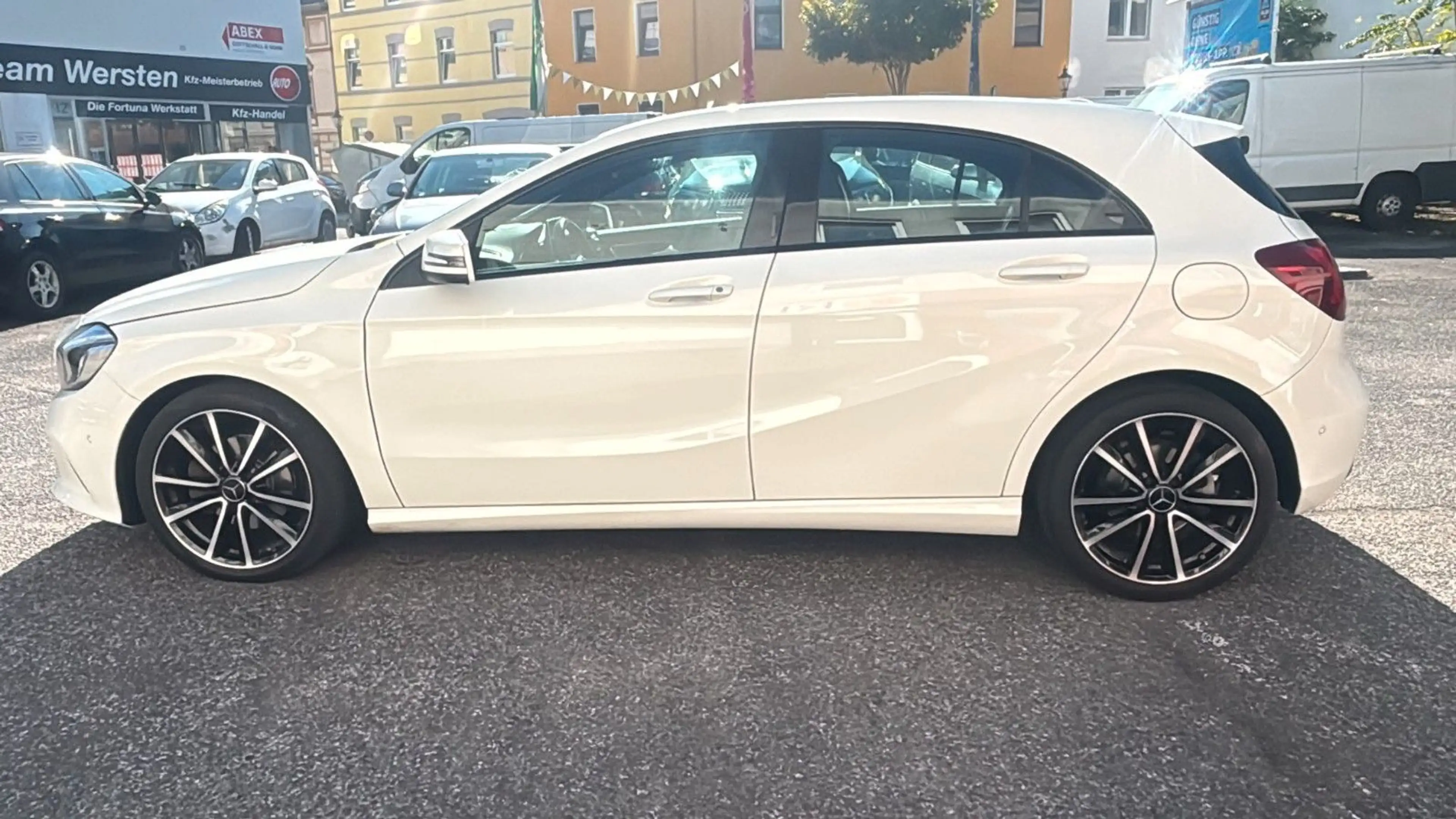 Mercedes-Benz A 180 BlueEfficiency *AUTOMATIK* *GUT GEPFLEGT* — photo 2