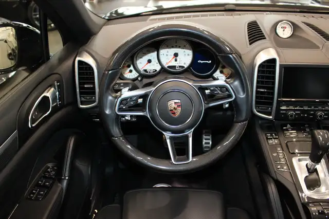 Porsche Cayenne view 17