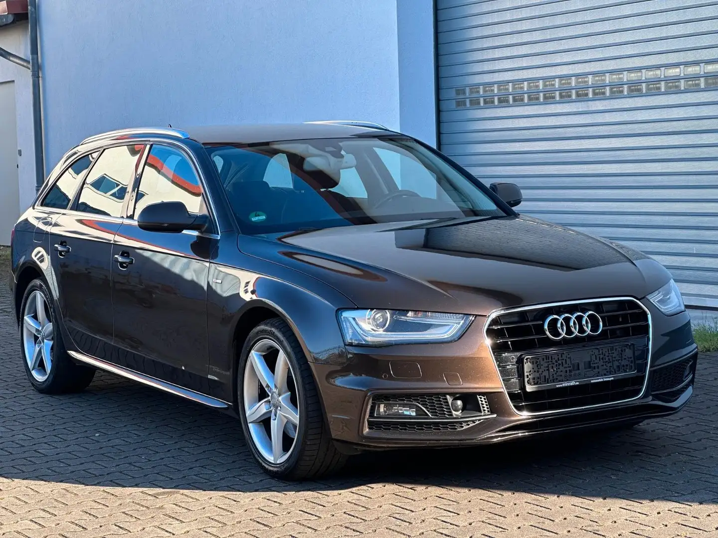 Audi A4 Avant 2.0 TDI Ambiente*ACC*SHZ*PDC*Kamera Bruin - 1