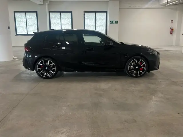 BMW 1 Series view 11