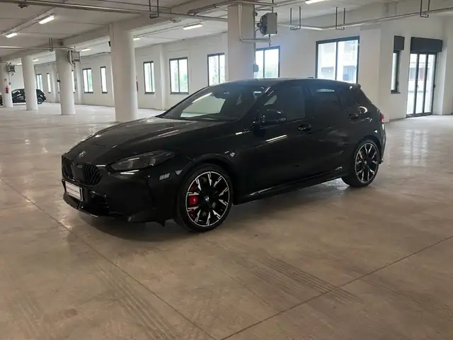 BMW 1 Series view 2