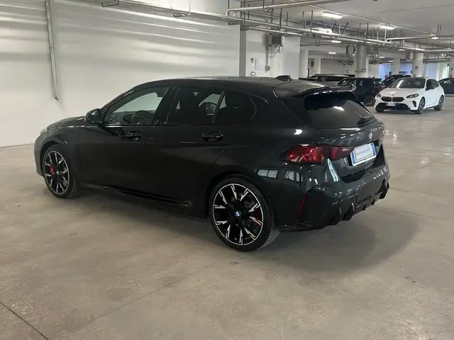 BMW 1 Series view 10