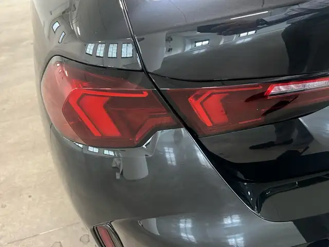 BMW 1 Series view 8