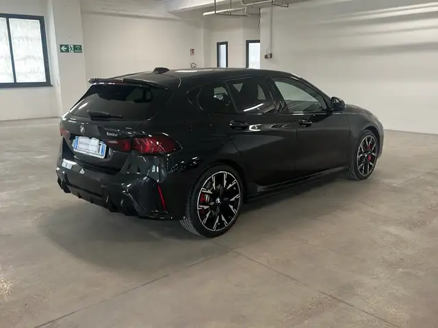 BMW 1 Series view 9