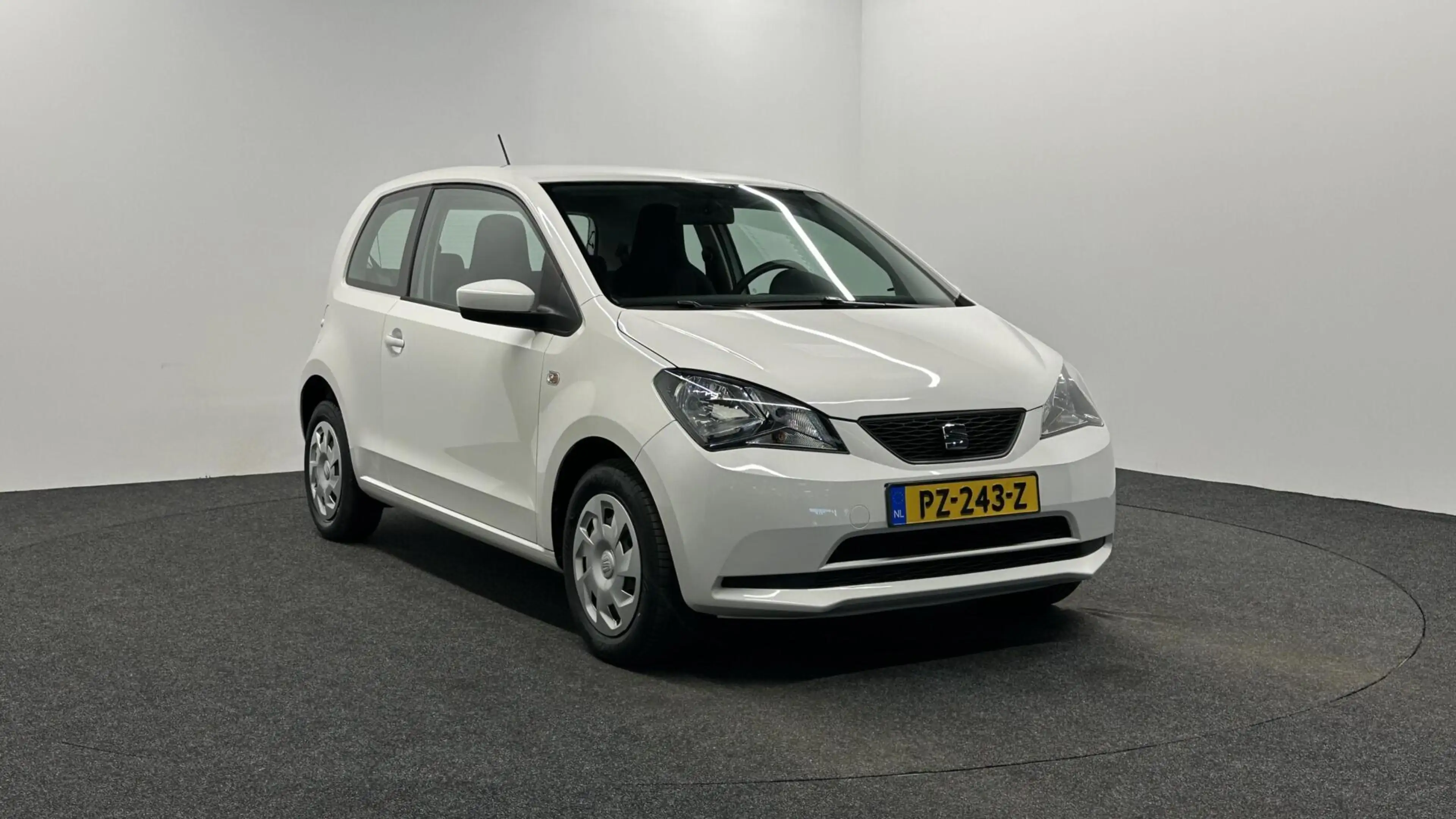 SEAT Mii 1.0 Mii by Cosmopolitan AIRCO 90000 KM. — photo 3