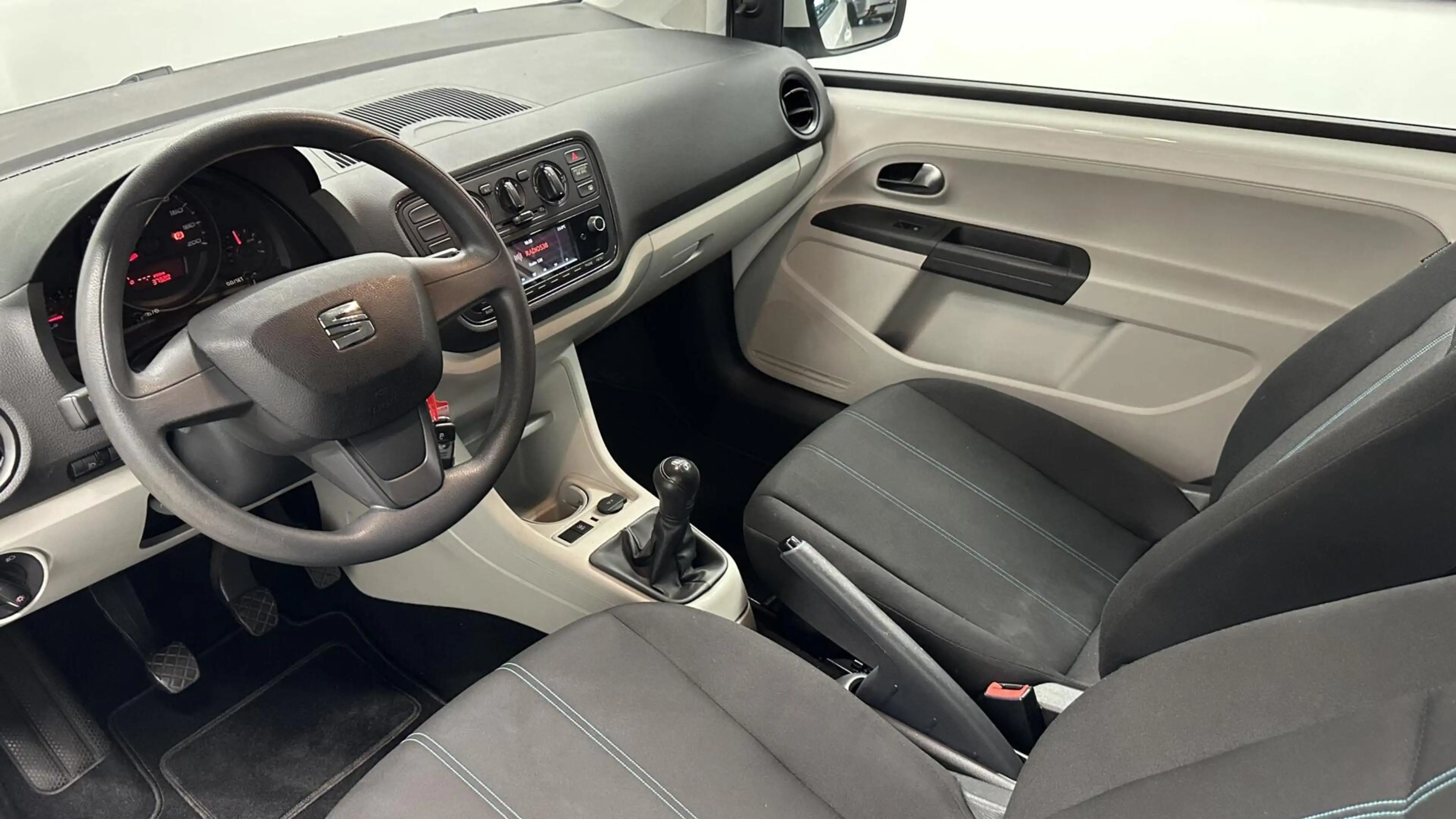 SEAT Mii 1.0 Mii by Cosmopolitan AIRCO 90000 KM. — photo 15