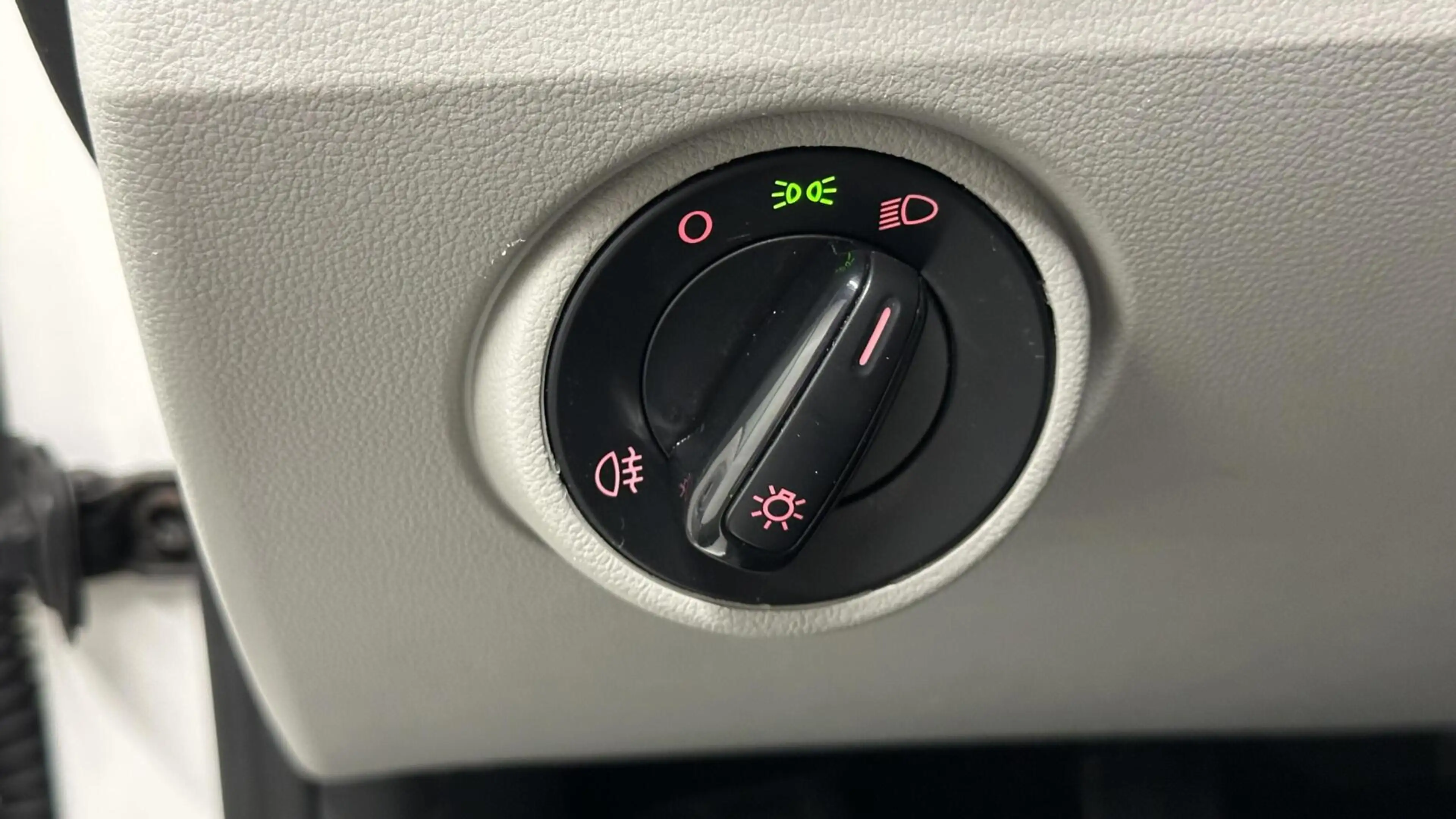 SEAT Mii 1.0 Mii by Cosmopolitan AIRCO 90000 KM. — photo 14
