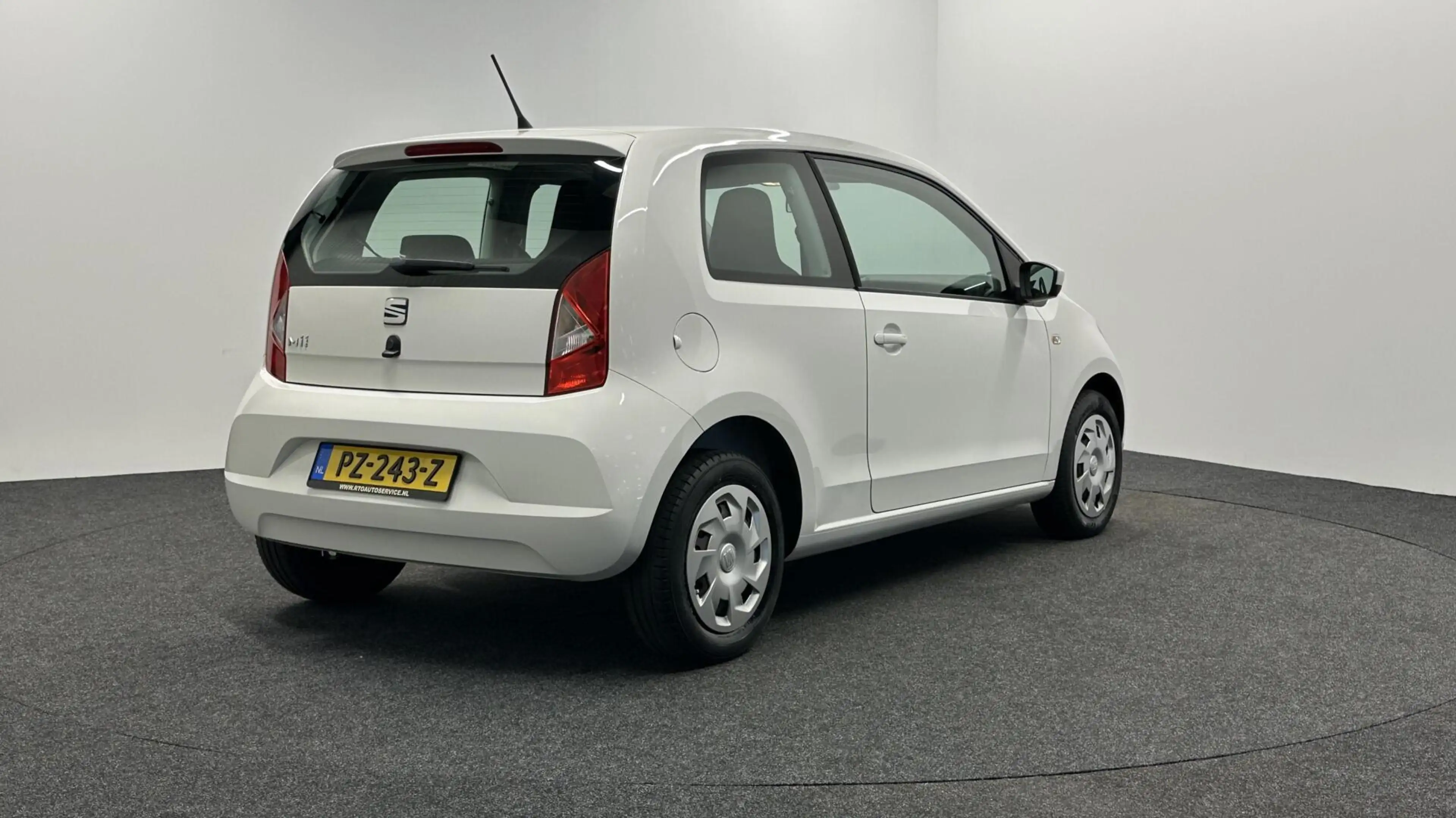 SEAT Mii 1.0 Mii by Cosmopolitan AIRCO 90000 KM. — photo 5
