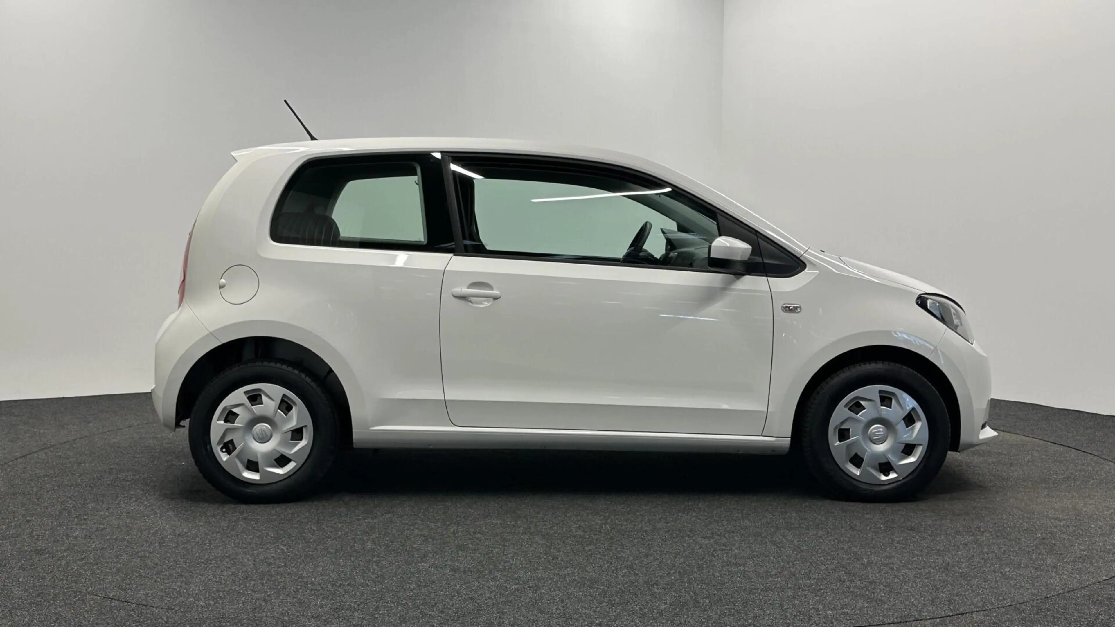 SEAT Mii 1.0 Mii by Cosmopolitan AIRCO 90000 KM. — photo 9