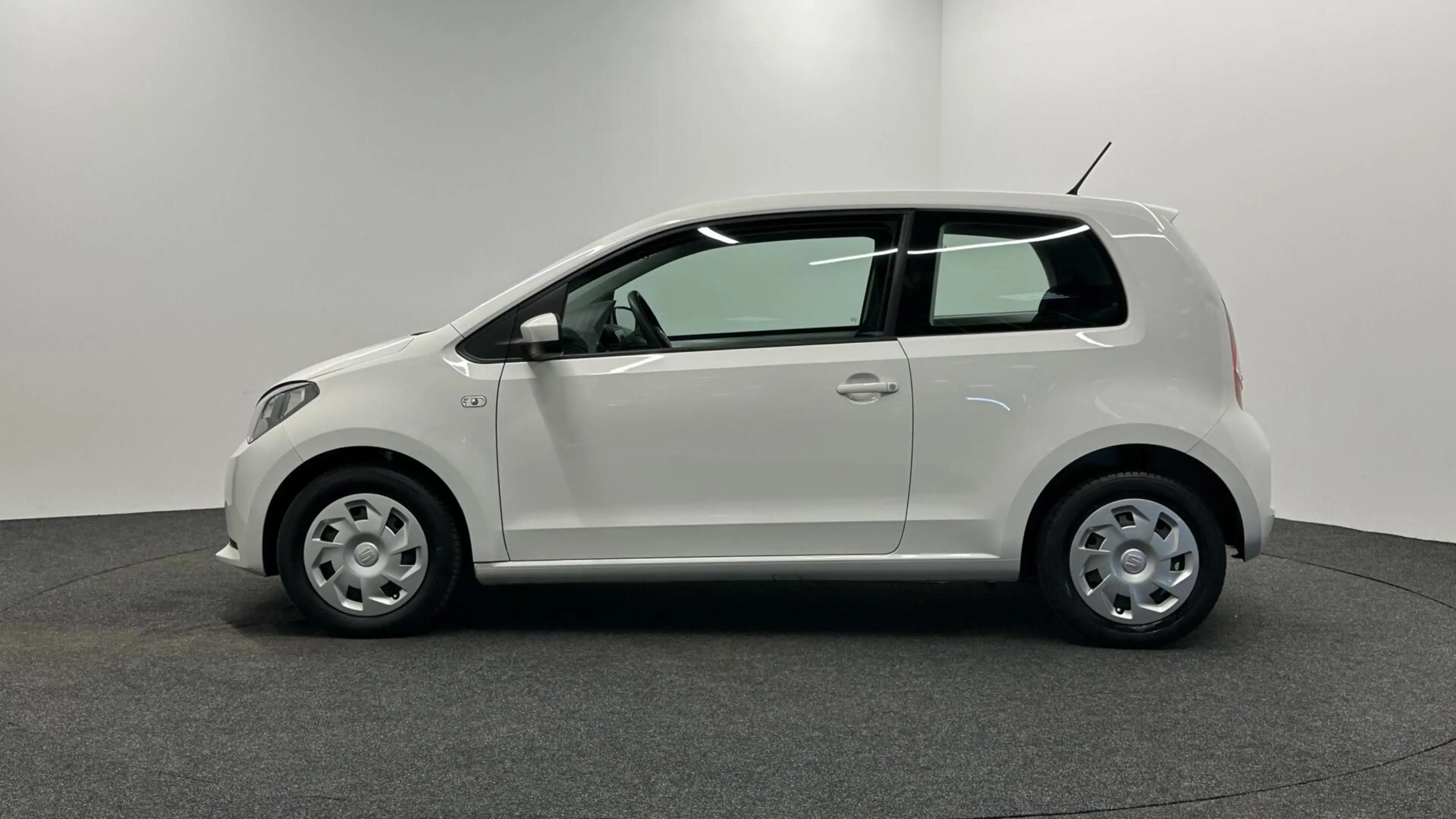 SEAT Mii 1.0 Mii by Cosmopolitan AIRCO 90000 KM. — photo 8