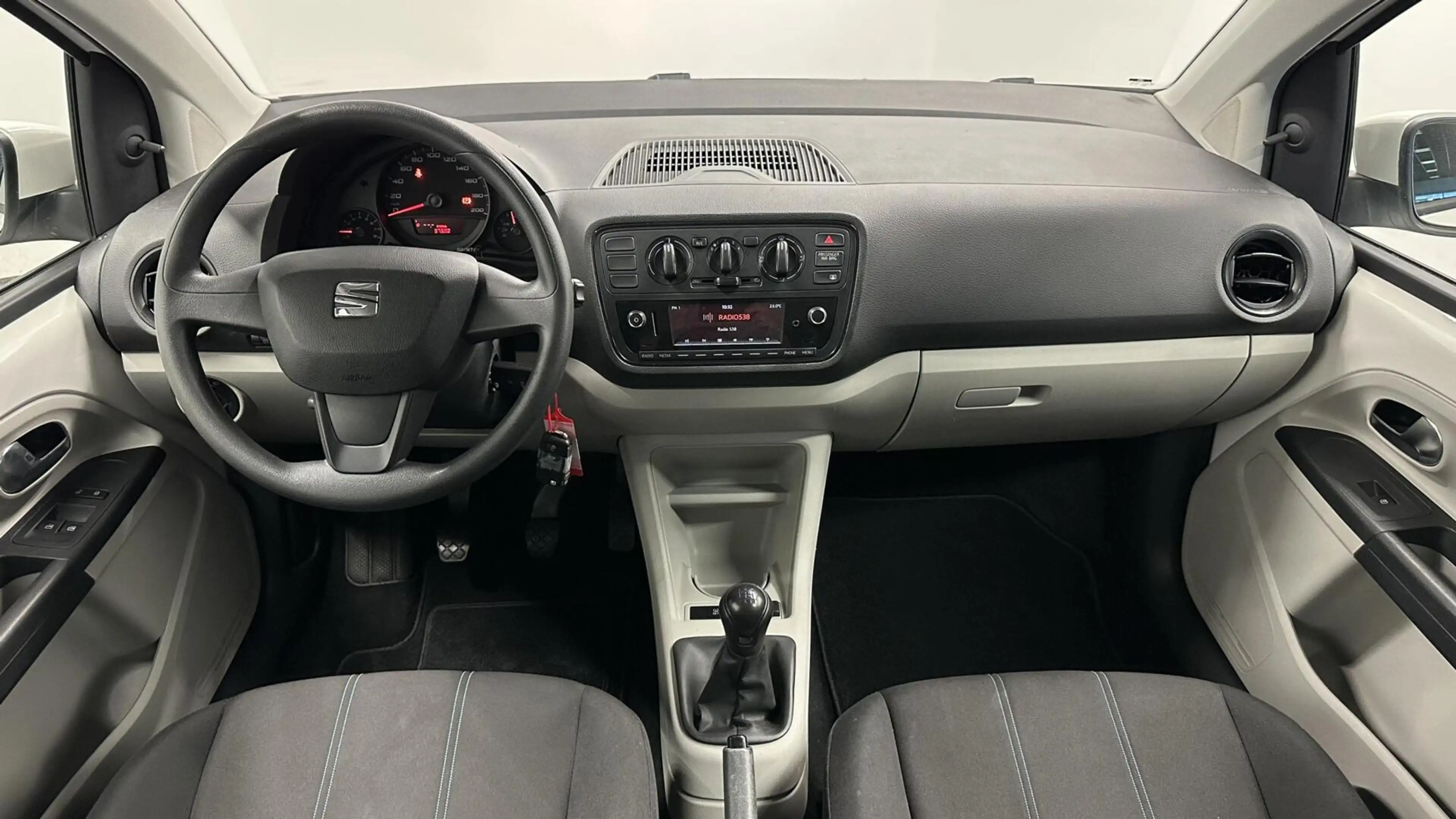 SEAT Mii 1.0 Mii by Cosmopolitan AIRCO 90000 KM. — photo 2