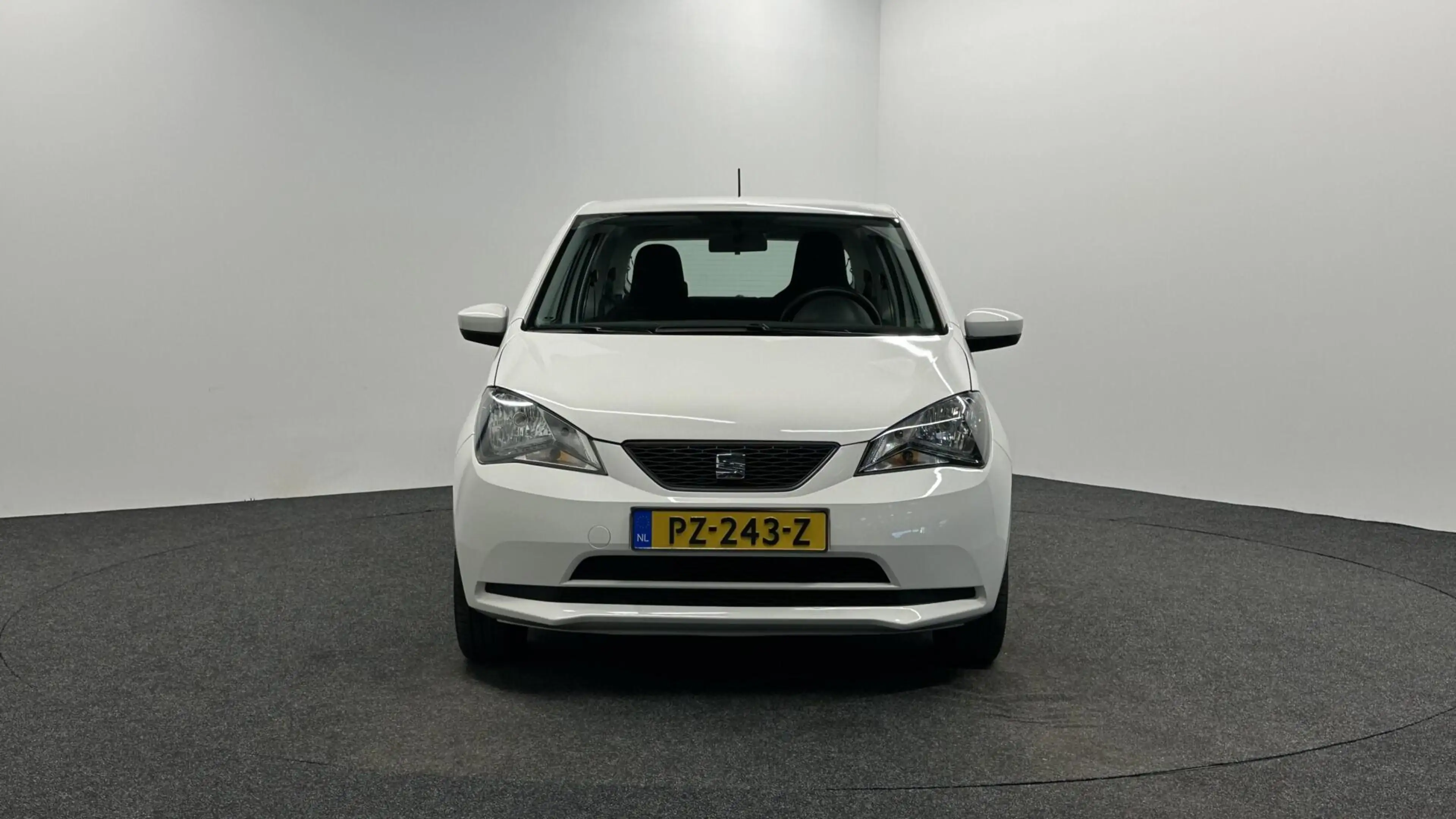 SEAT Mii 1.0 Mii by Cosmopolitan AIRCO 90000 KM. — photo 6