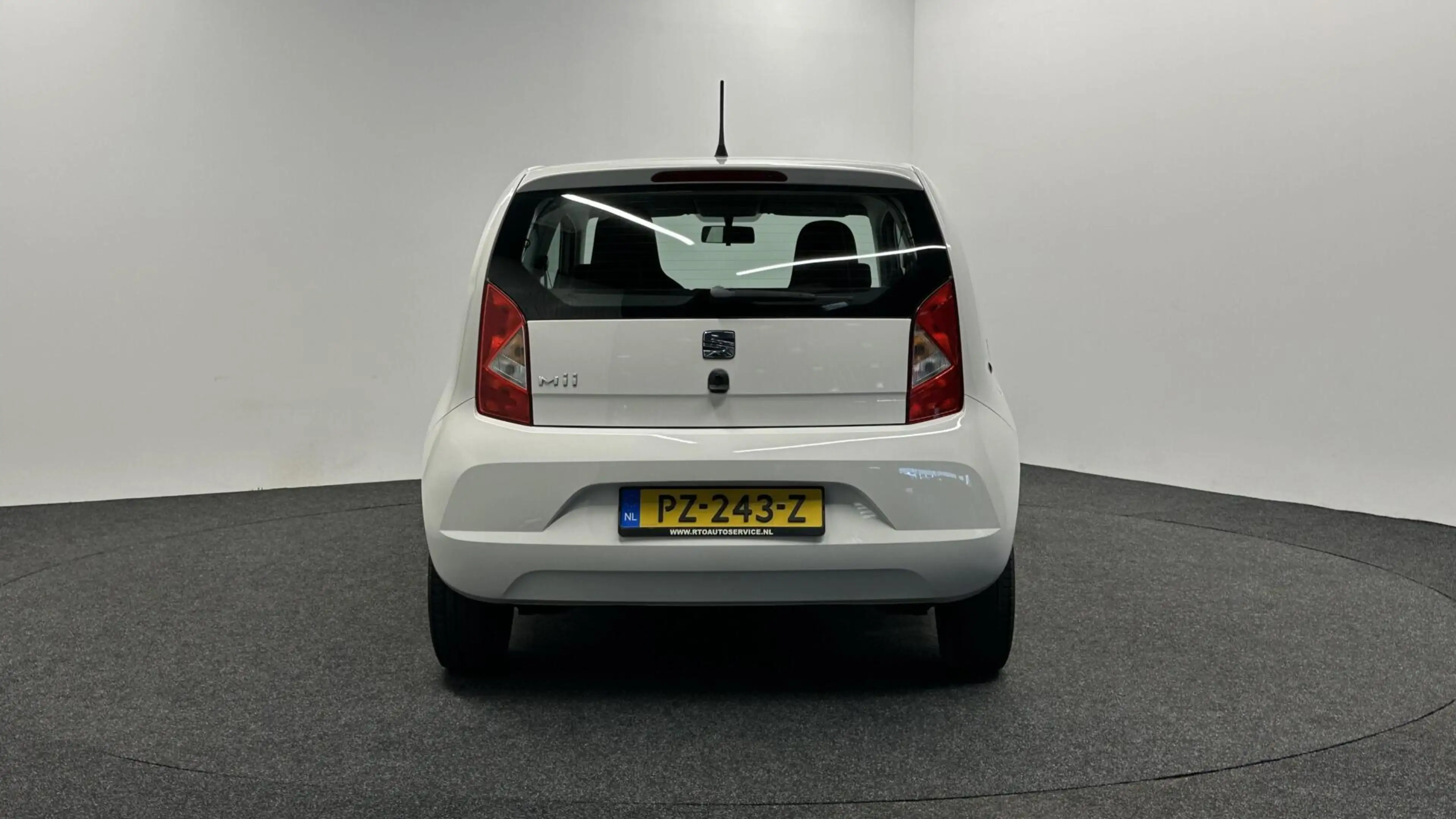 SEAT Mii 1.0 Mii by Cosmopolitan AIRCO 90000 KM. — photo 7