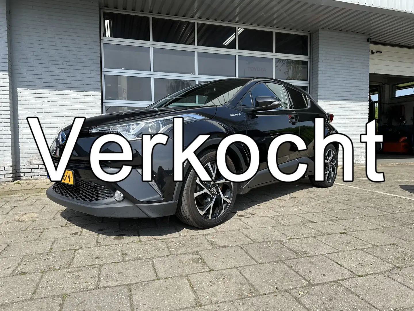Toyota C-HR 1.8 Hybrid Dynamic | Stoelverwarming | Navigatie | Noir - 1