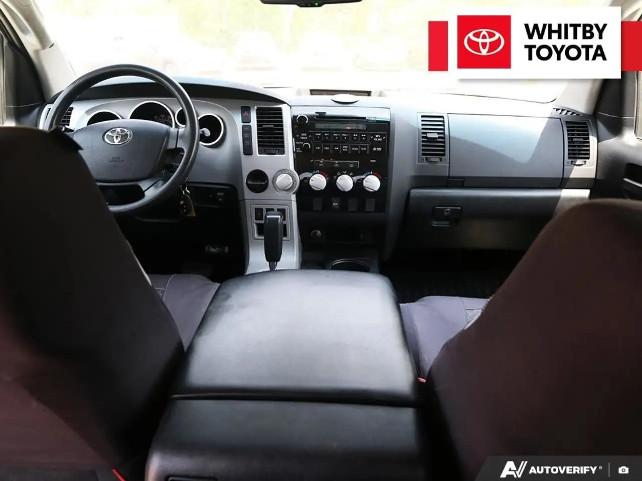Toyota Tundra снимка Toyota Tundra