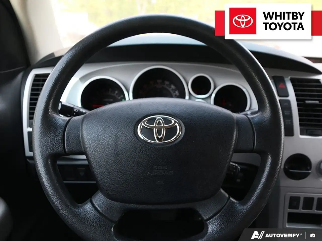 Toyota Tundra снимка Toyota Tundra