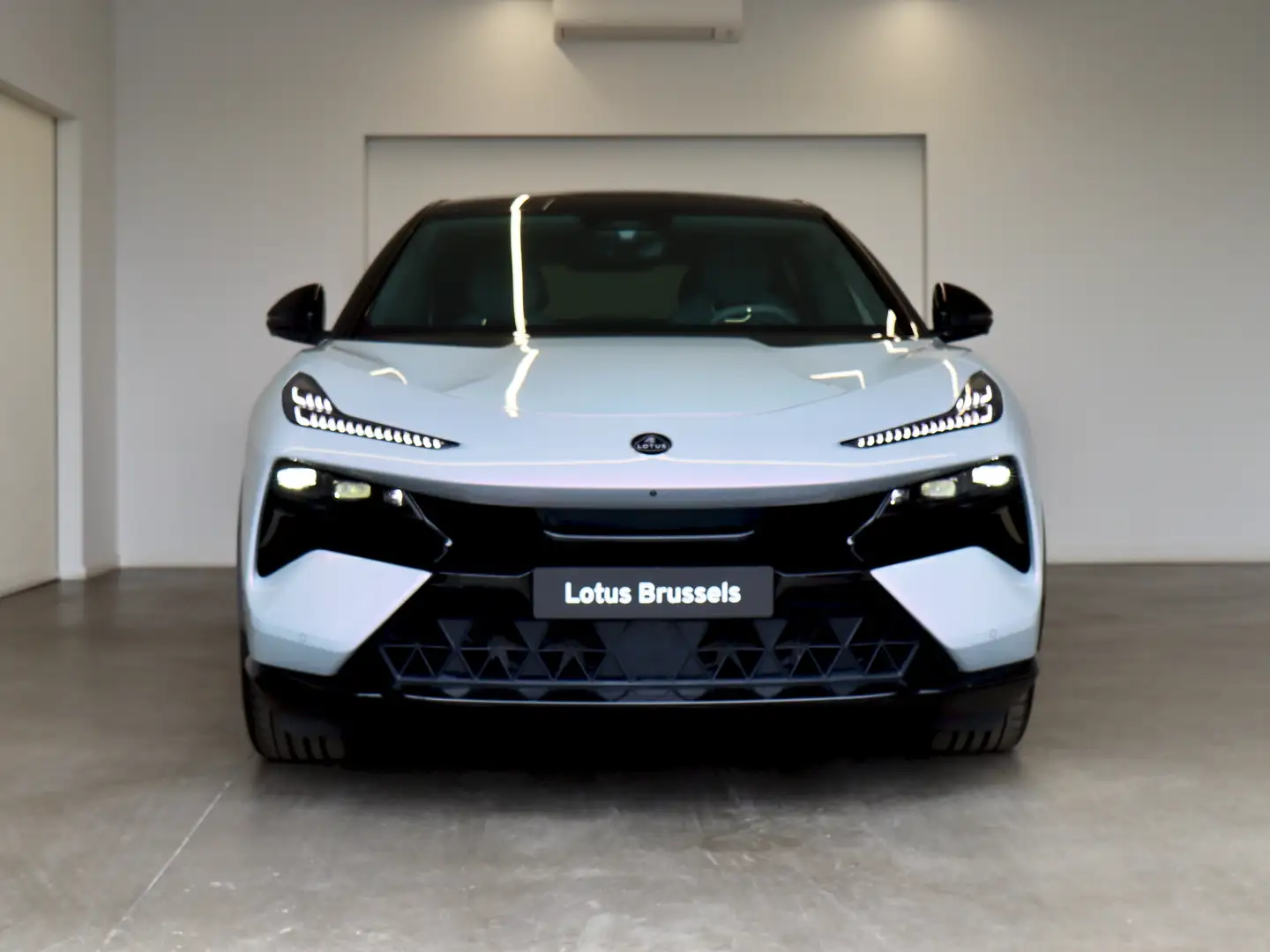 Lotus Eletre 600 SPORT SE - LOTUS DYNAMIC HANDLING - BLOSSOM Серебристый - 1