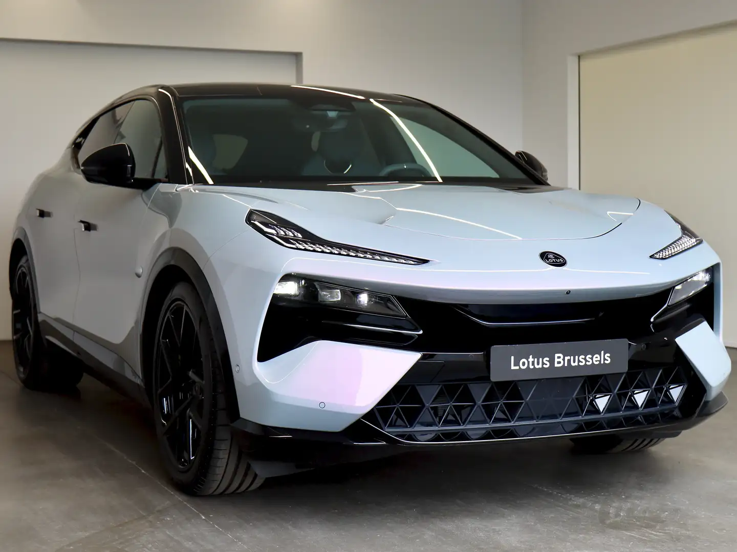 Lotus Eletre 600 SPORT SE - LOTUS DYNAMIC HANDLING - BLOSSOM Серебристый - 2