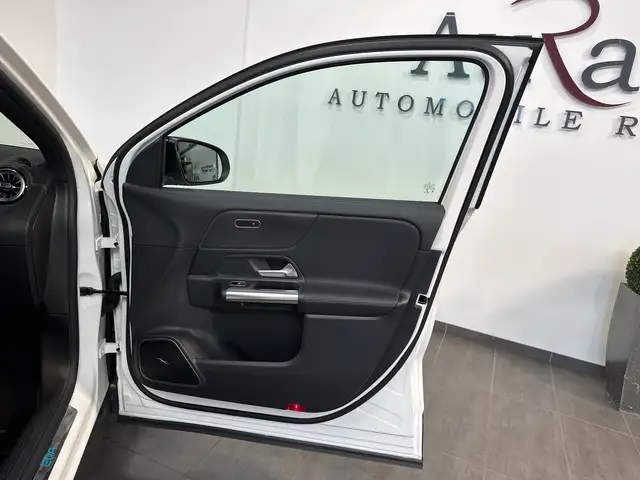 Mercedes-Benz Eqa view 9