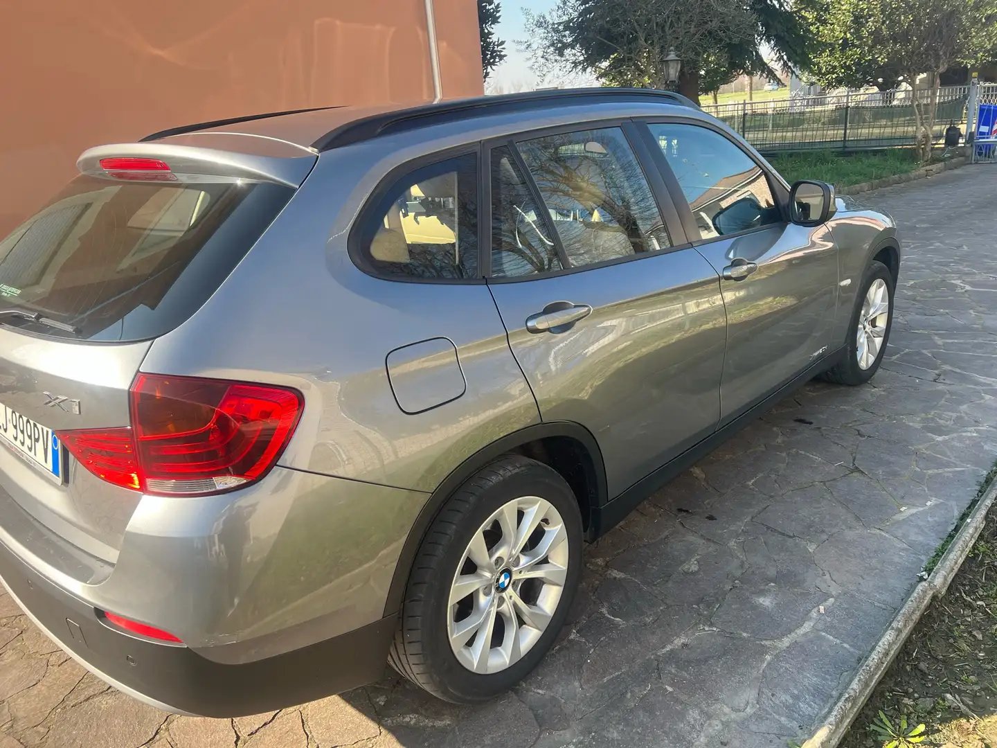BMW X1 xdrive20d Gri - 2