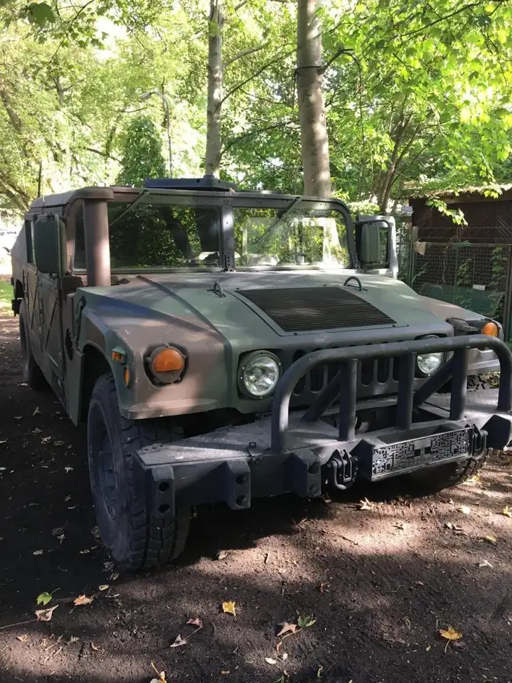 HUMMER H1