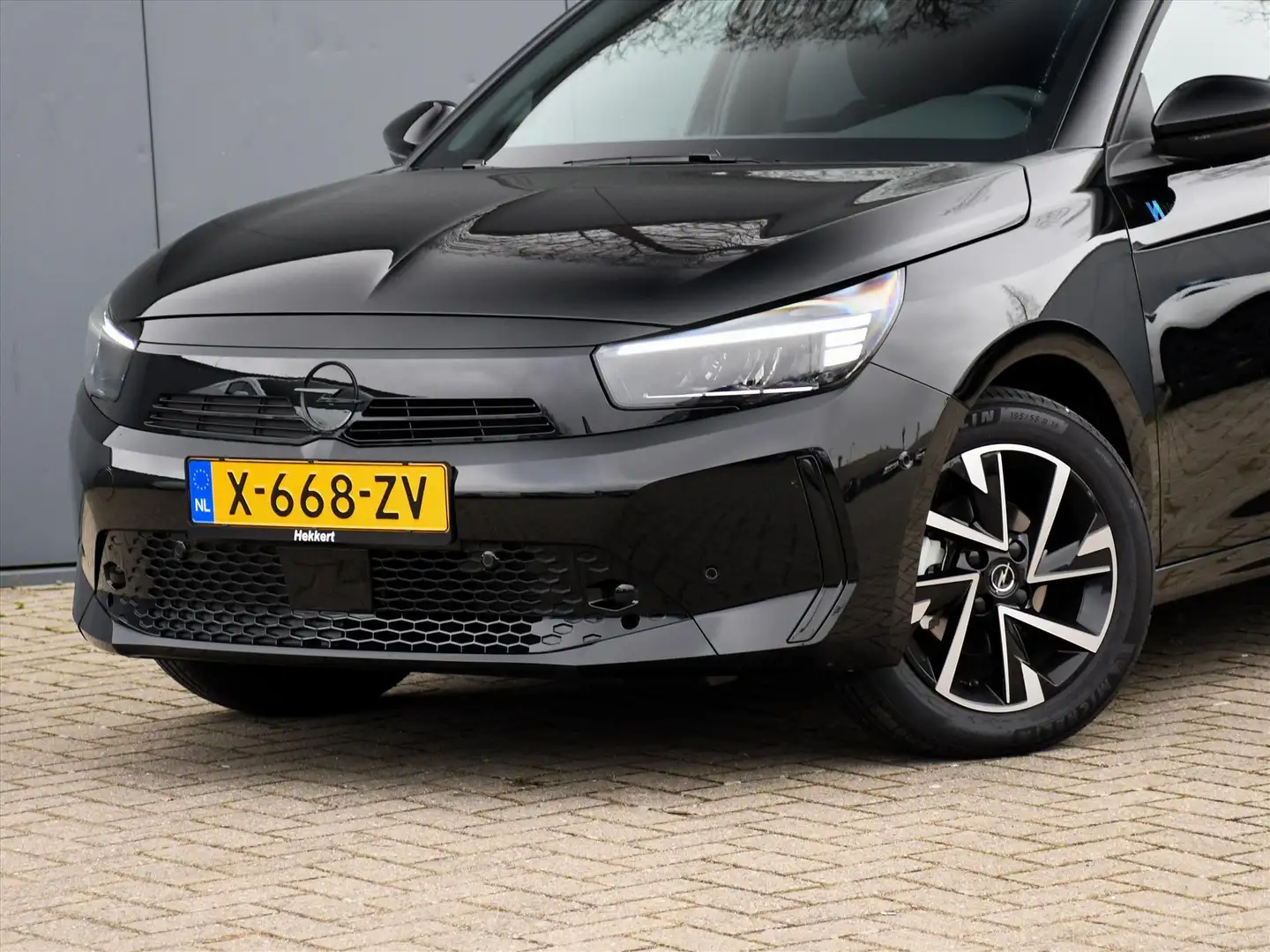 Opel Corsa GS 1.2 75pk 16''LM | DODE HOEK | PDC + CAM. | CRUI Zwart - 2