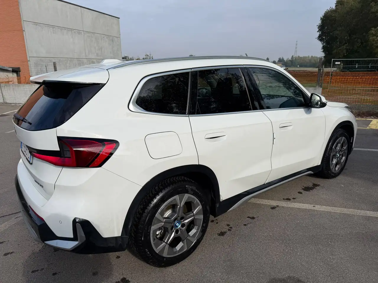 BMW iX1