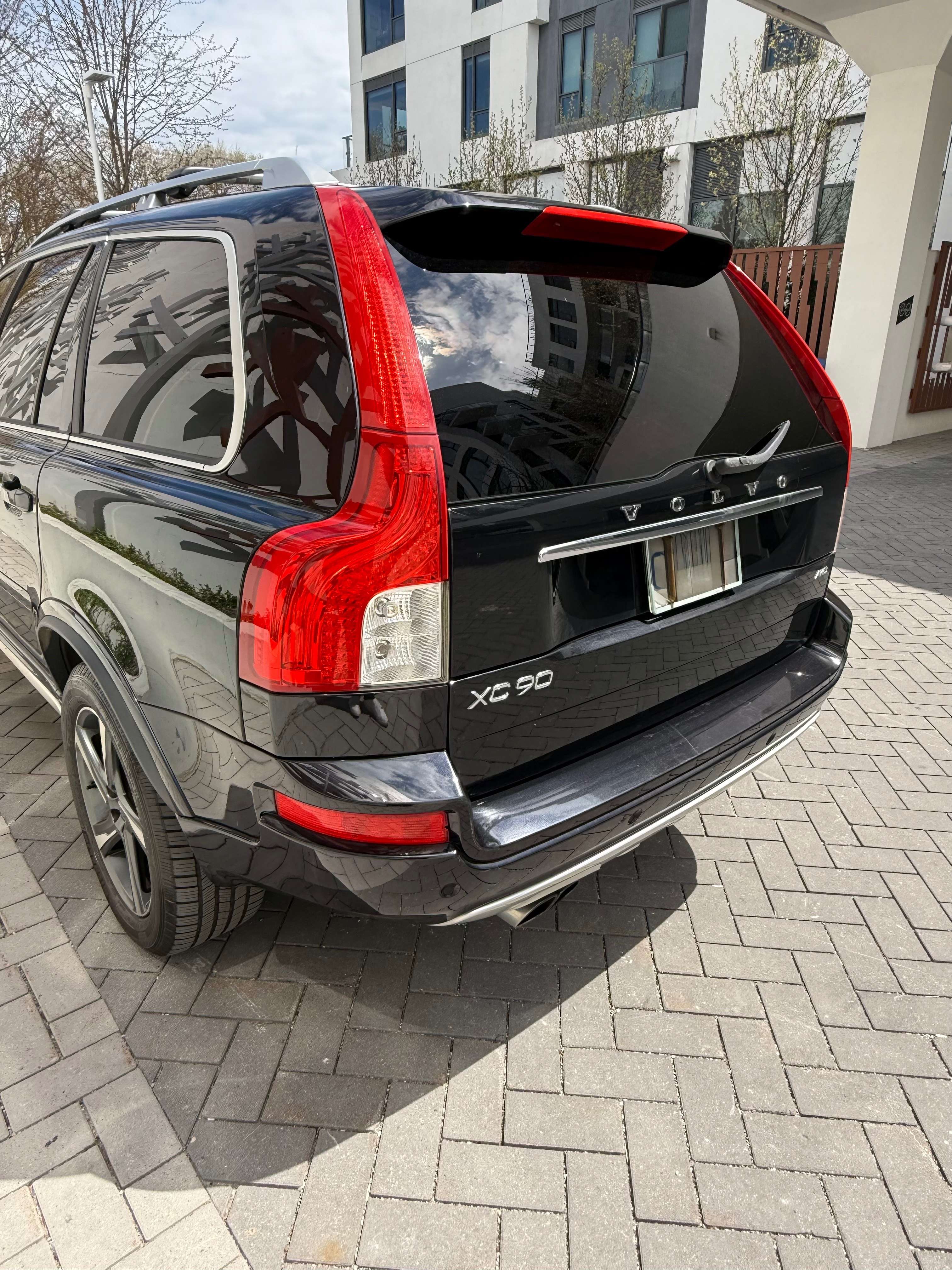 2013 Volvo XC90 3.2 R-Design Premier Plus alt 2