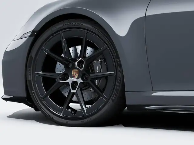 Porsche 911 view 5