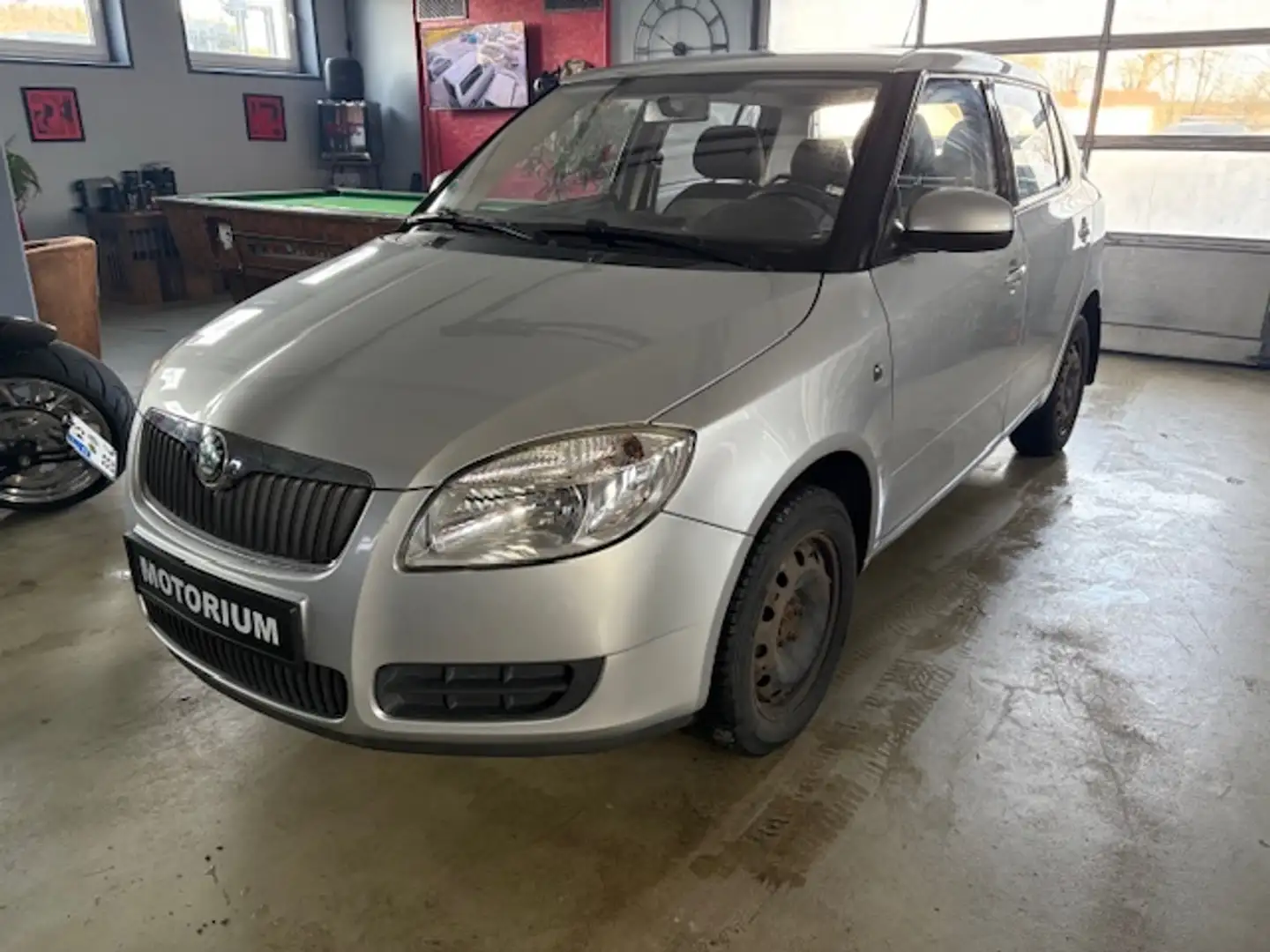 Skoda Fabia Ambiente Silber - 1