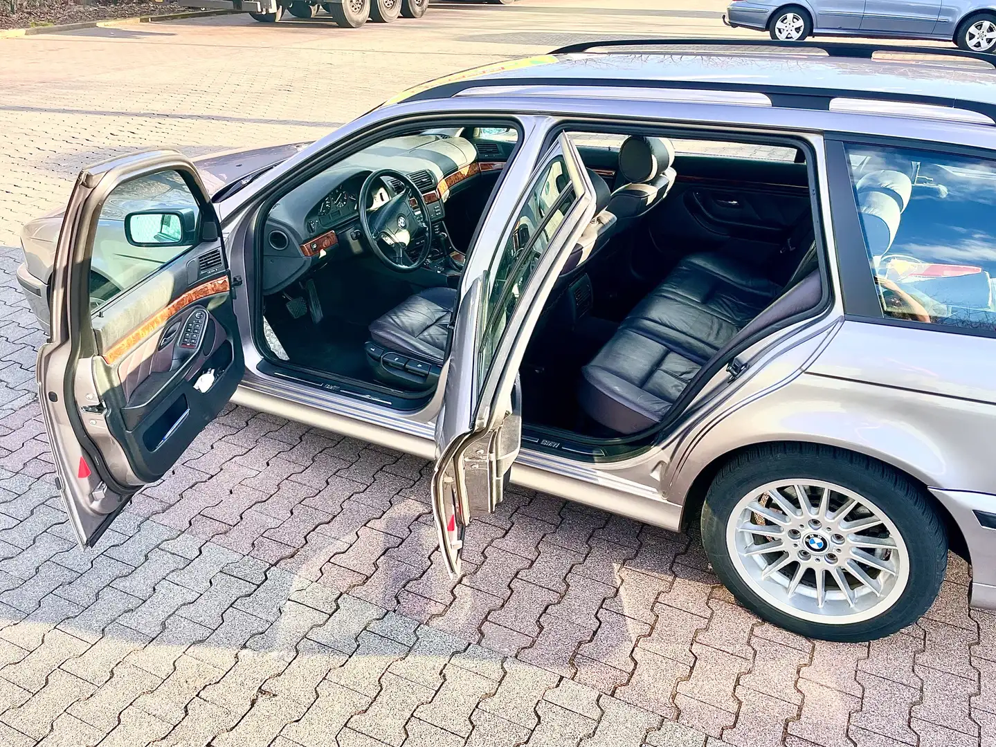BMW 520 520i touring Silber - 1