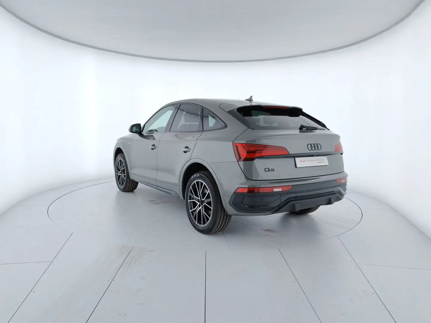 Audi Q5 SPB 40 TDI quattro S tronic S line plus Grigio - 2