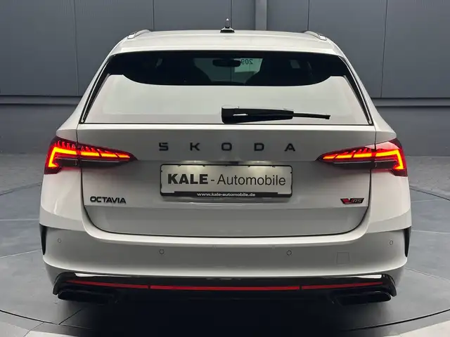 Skoda Octavia view 4