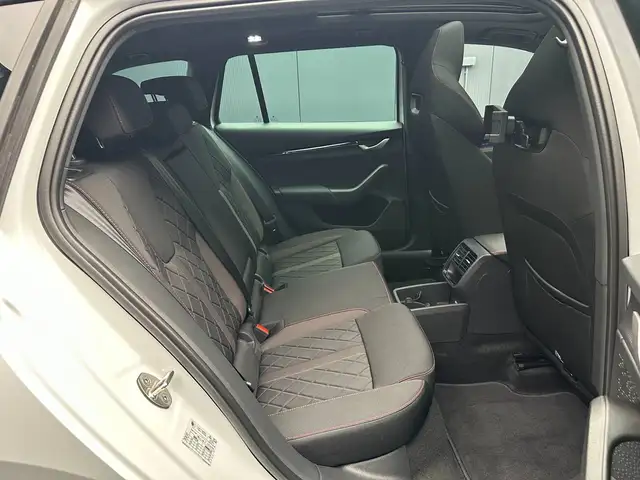 Skoda Octavia view 30