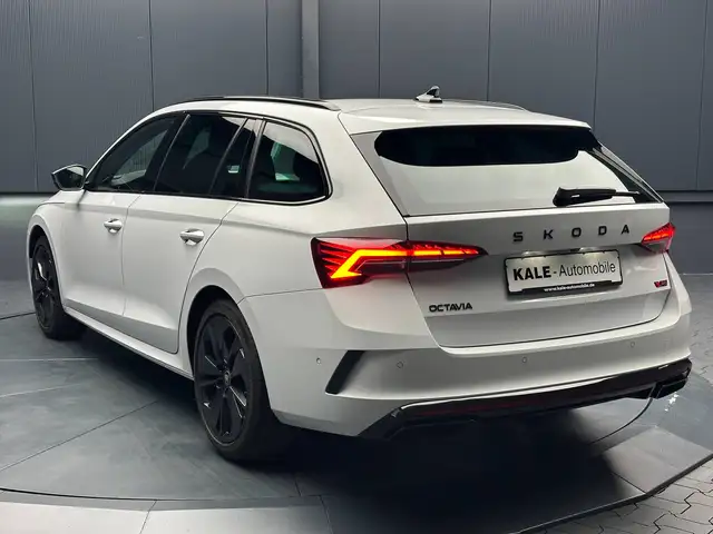 Skoda Octavia view 3