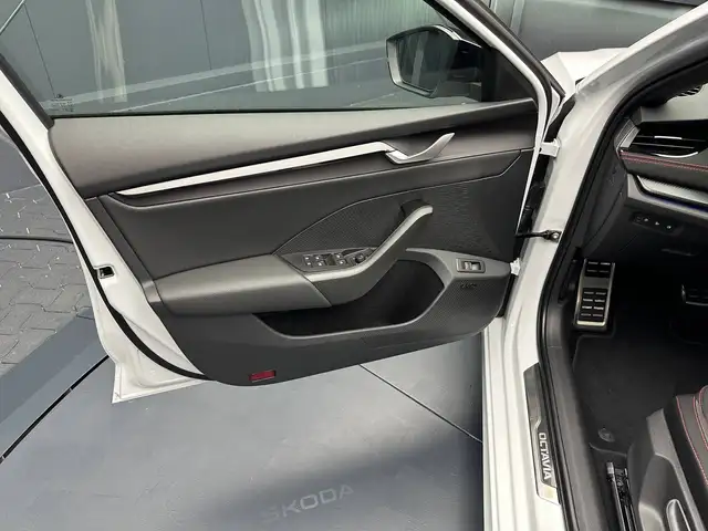 Skoda Octavia view 14
