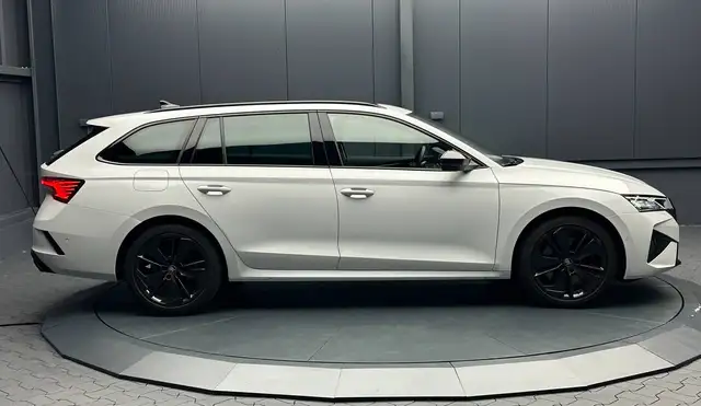 Skoda Octavia view 6