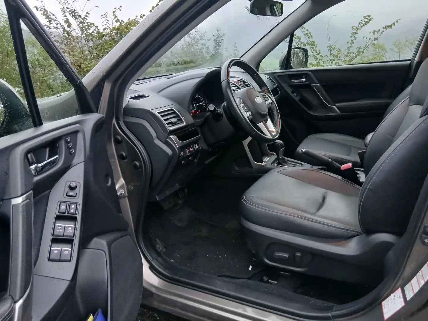 Subaru Forester 2.0i Premium CVT AWD Braun - 2