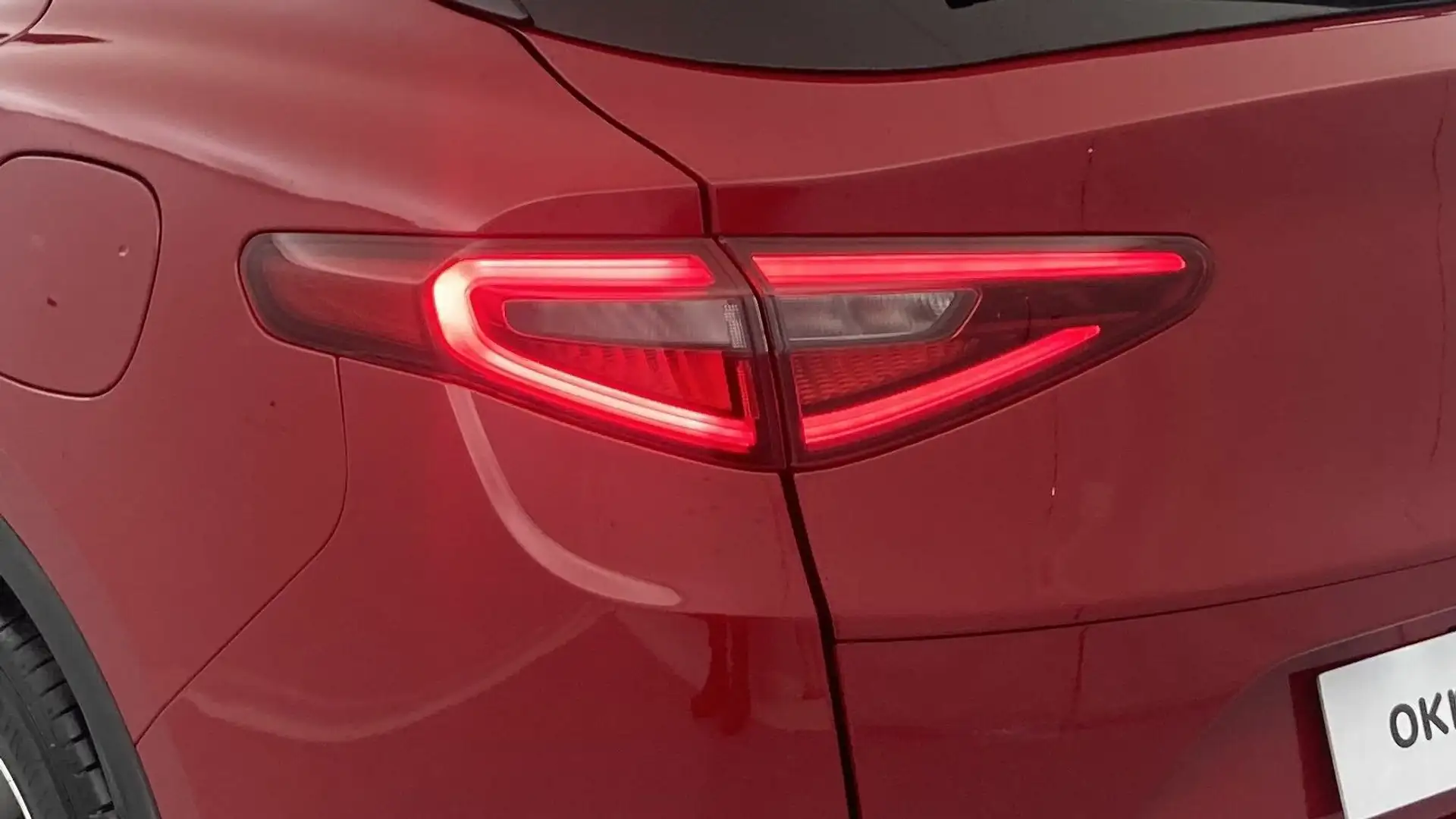 Alfa Romeo Stelvio 2.2 Sprint AWD 190 Aut. Rouge - 2