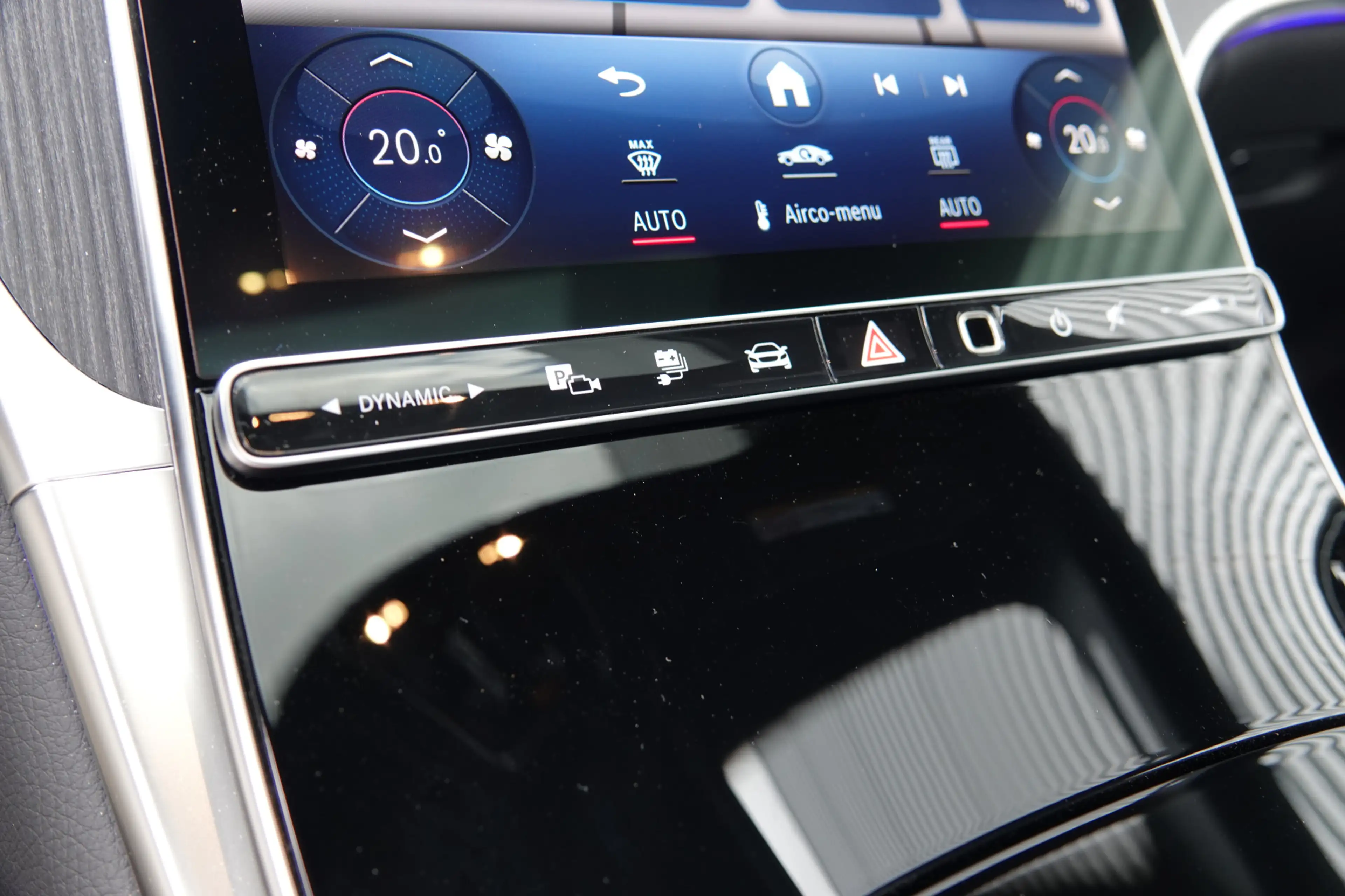 Mercedes-Benz GLC 300 300e 4MATIC AMG Line | Panodak | Night | Burmester — photo 21