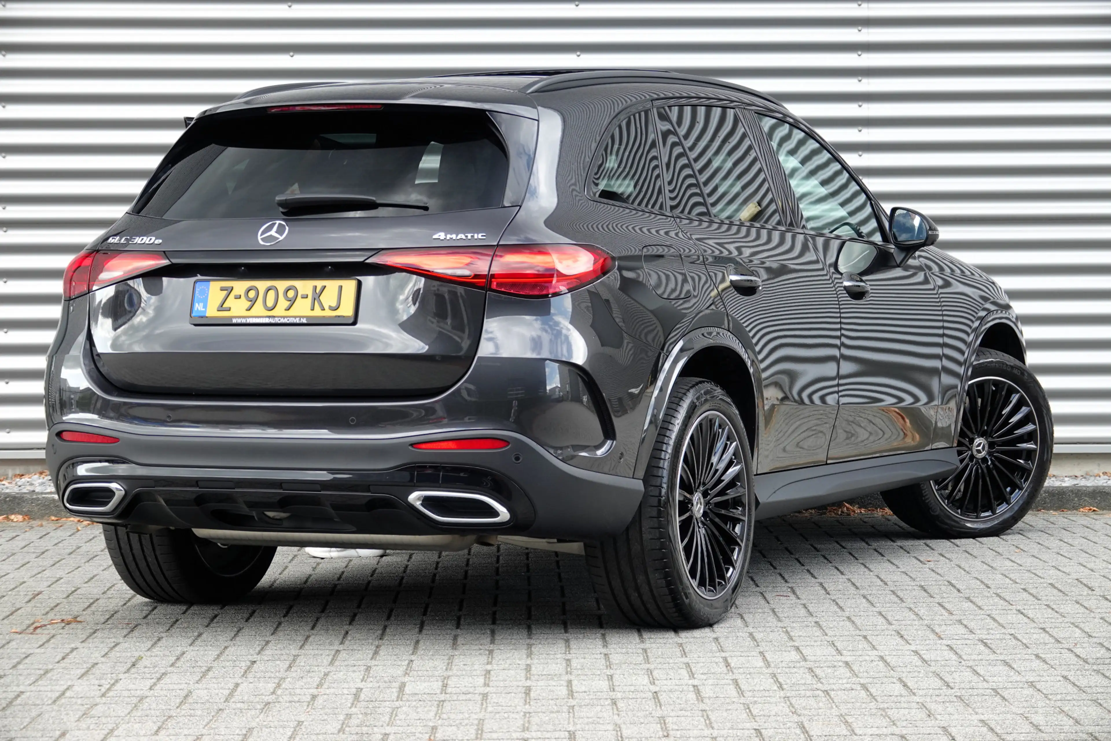 Mercedes-Benz GLC 300 300e 4MATIC AMG Line | Panodak | Night | Burmester — photo 5