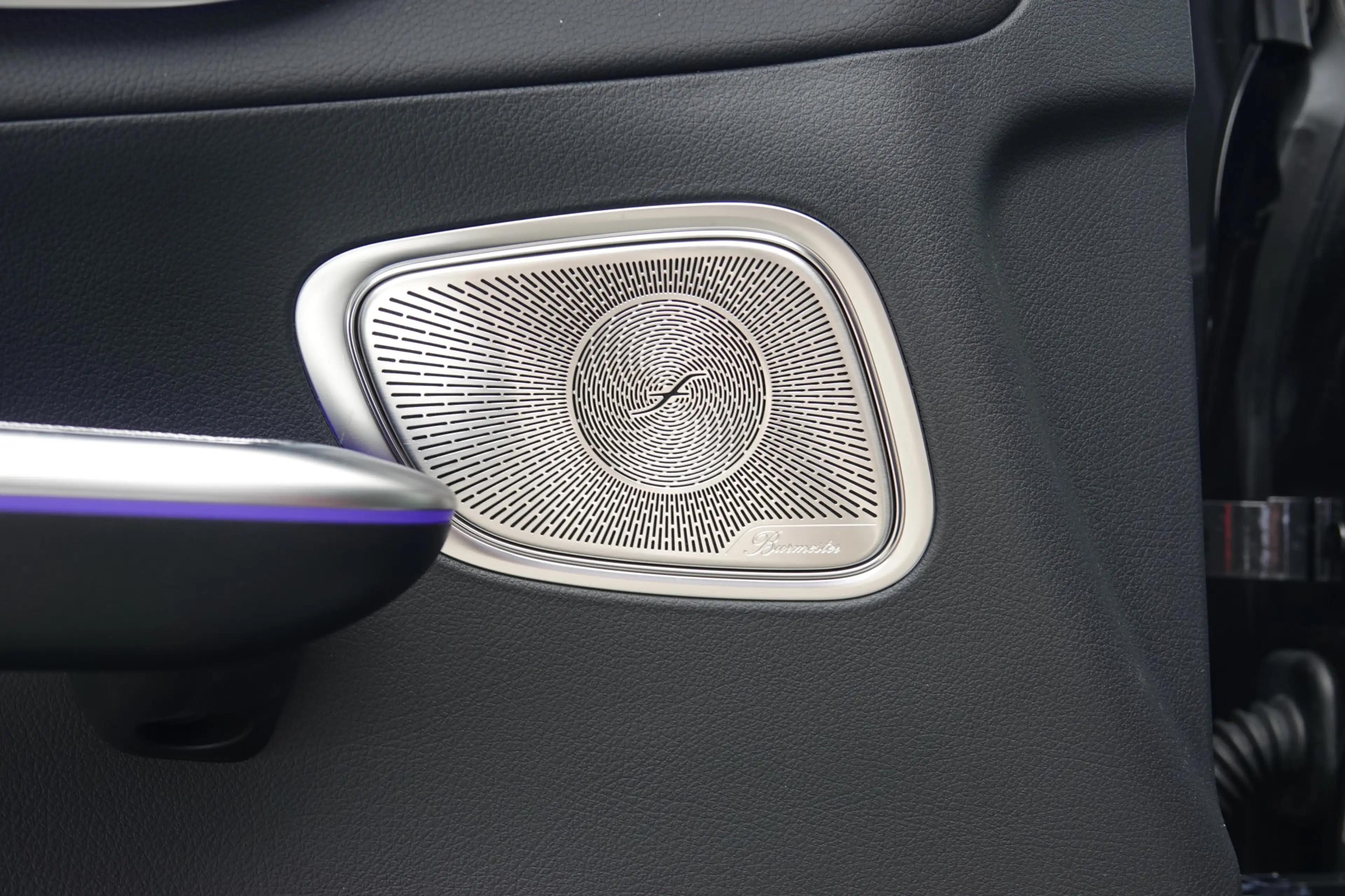 Mercedes-Benz GLC 300 300e 4MATIC AMG Line | Panodak | Night | Burmester — photo 16