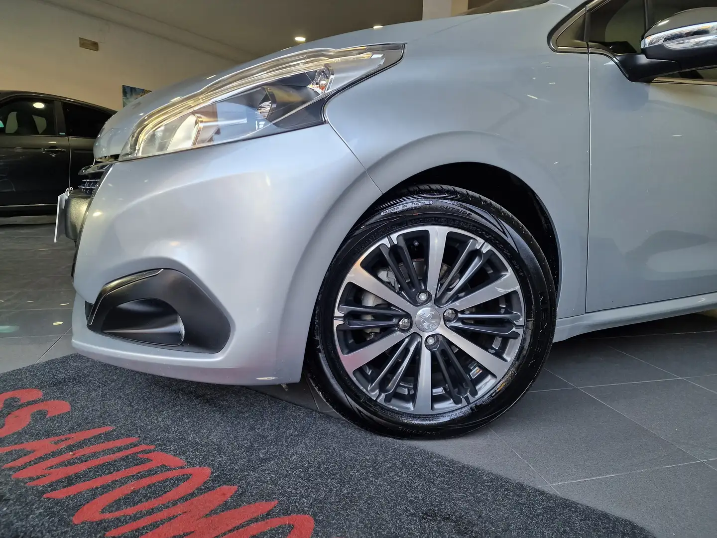 Peugeot 208 208 5p 1.6 bluehdi Allure 75cv Grigio - 2
