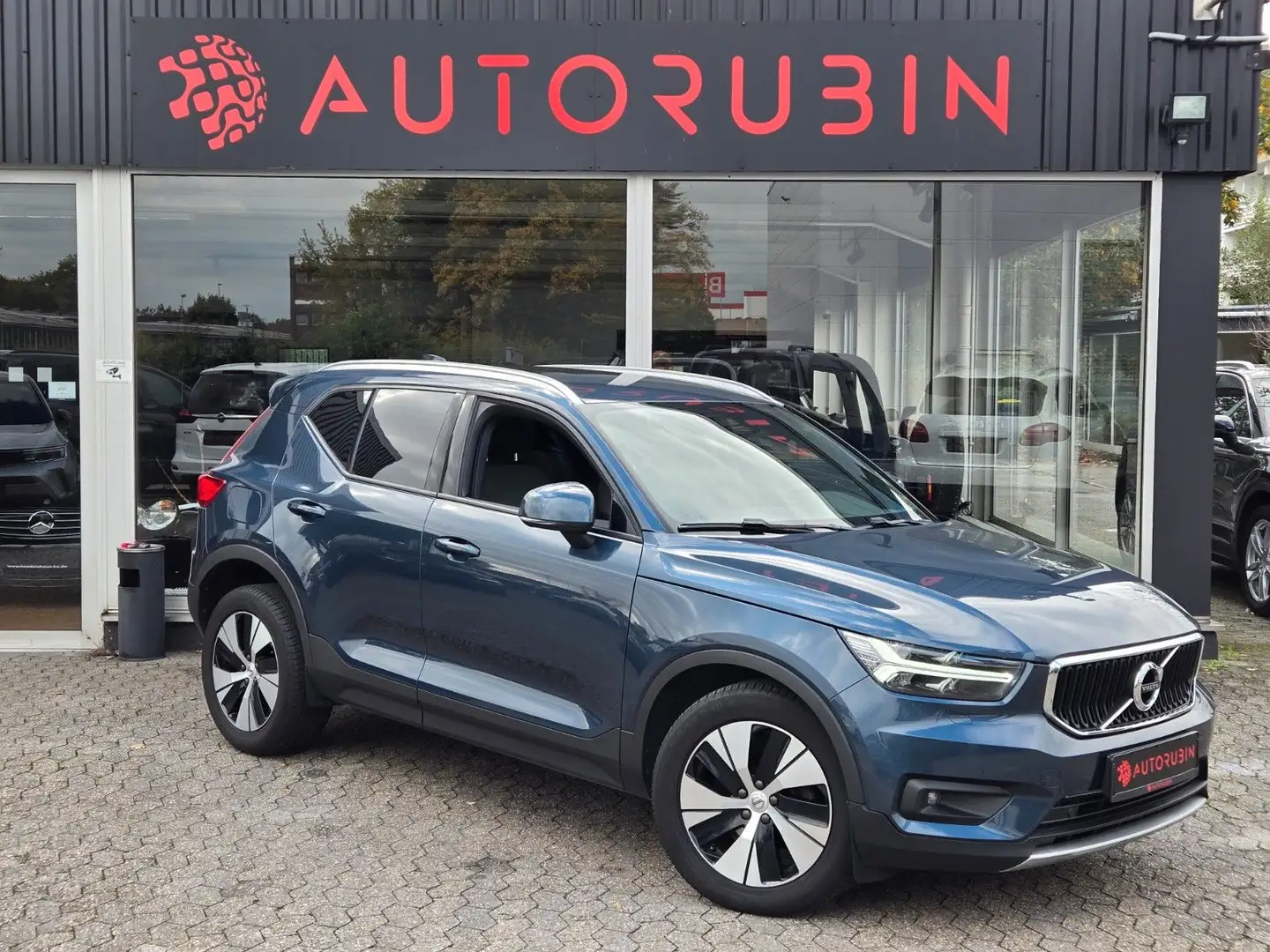 Volvo XC40 XC40 Momentum Pro Blau - 1