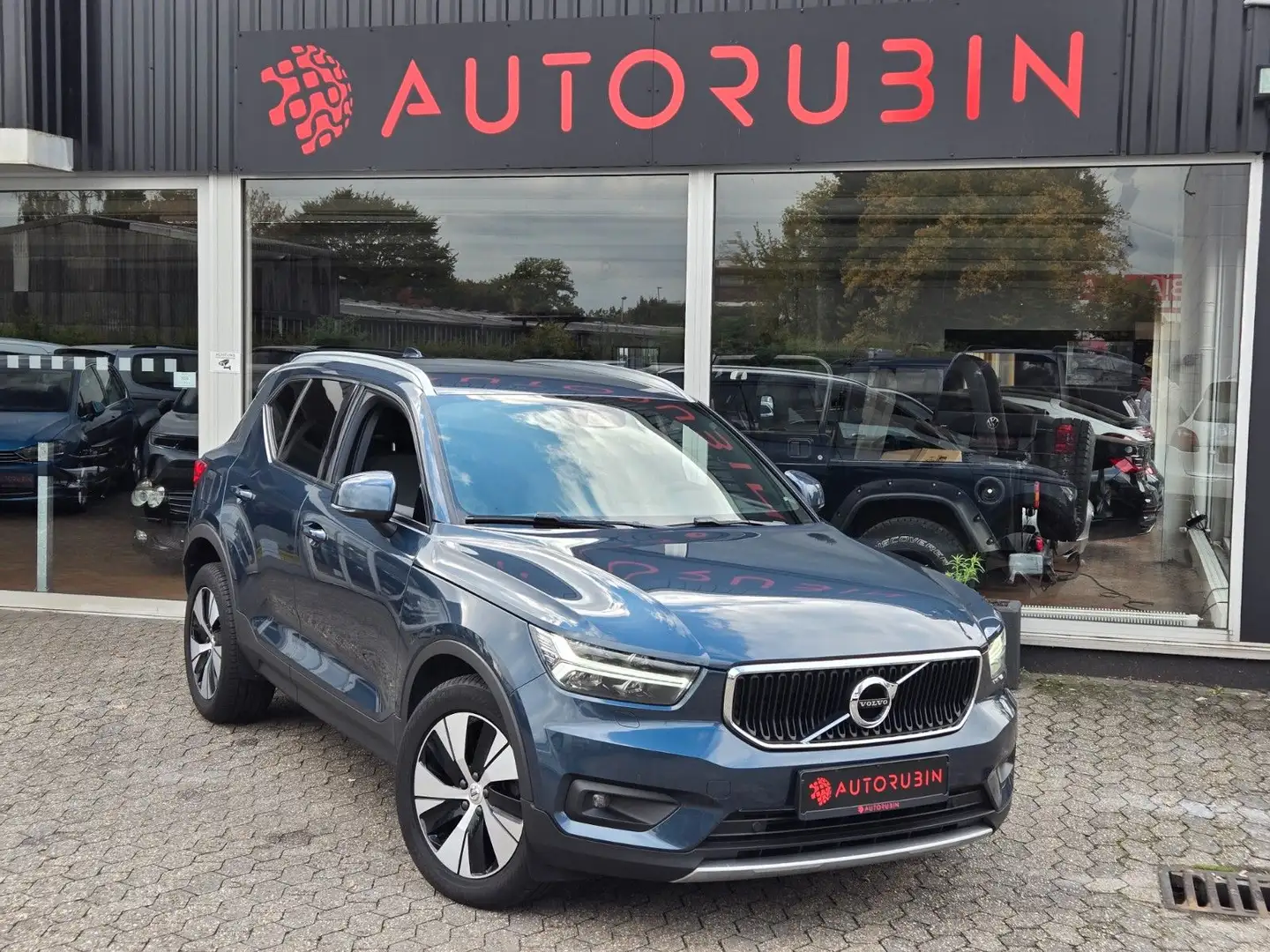 Volvo XC40 XC40 Momentum Pro Blau - 2