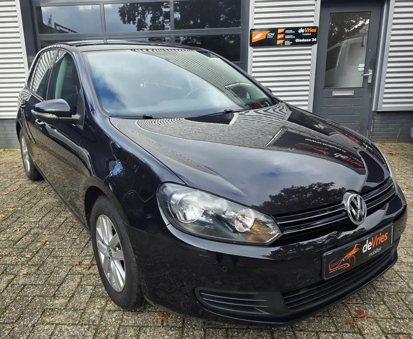 Volkswagen Golf 1.2 TSI Comfortline BlueMotion **5DRS-CLIMA-CRUISE Zwart - 1