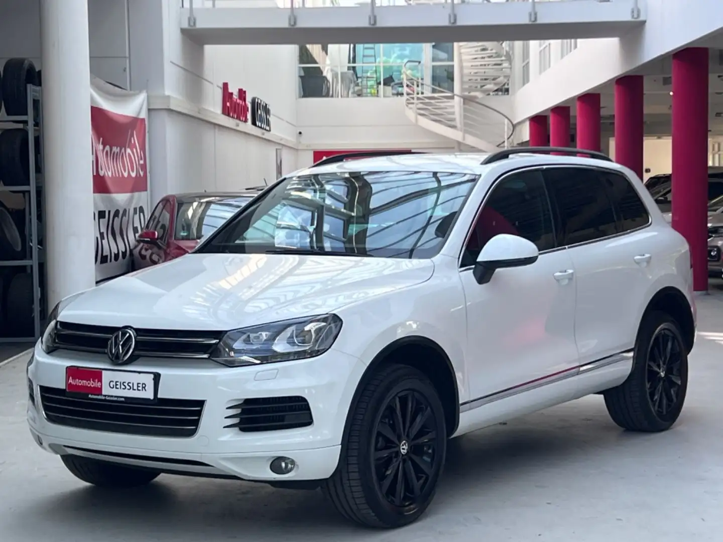 Volkswagen Touareg V6 TDI BMT Navi+Xenon+Leder+AHK White - 1