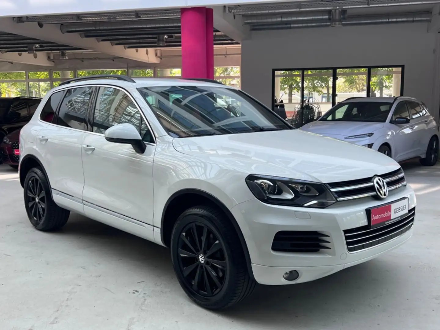 Volkswagen Touareg V6 TDI BMT Navi+Xenon+Leder+AHK White - 2