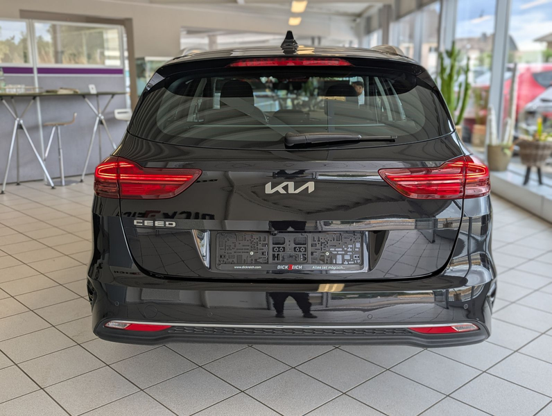 Kia Ceed SW / cee'd SW 1.5 DCT Spirit LED JBL Cam 7J — photo 6